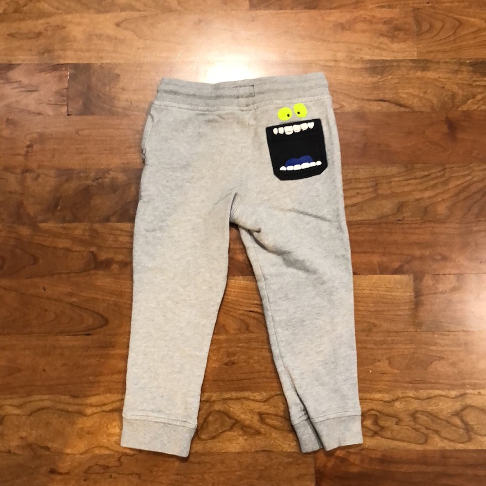 4T monster pocket OshKosh gray jogger sweatpants
